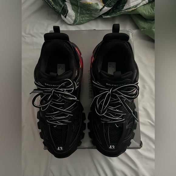 Balenciaga led track runners - Picture 2 of 2
